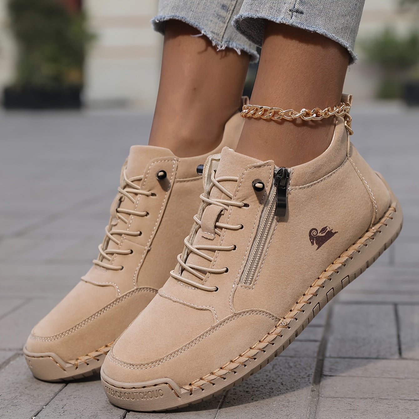 Mila – Comfortable Sneakers with Zipper